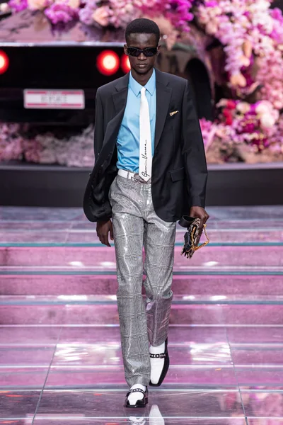 Look 8